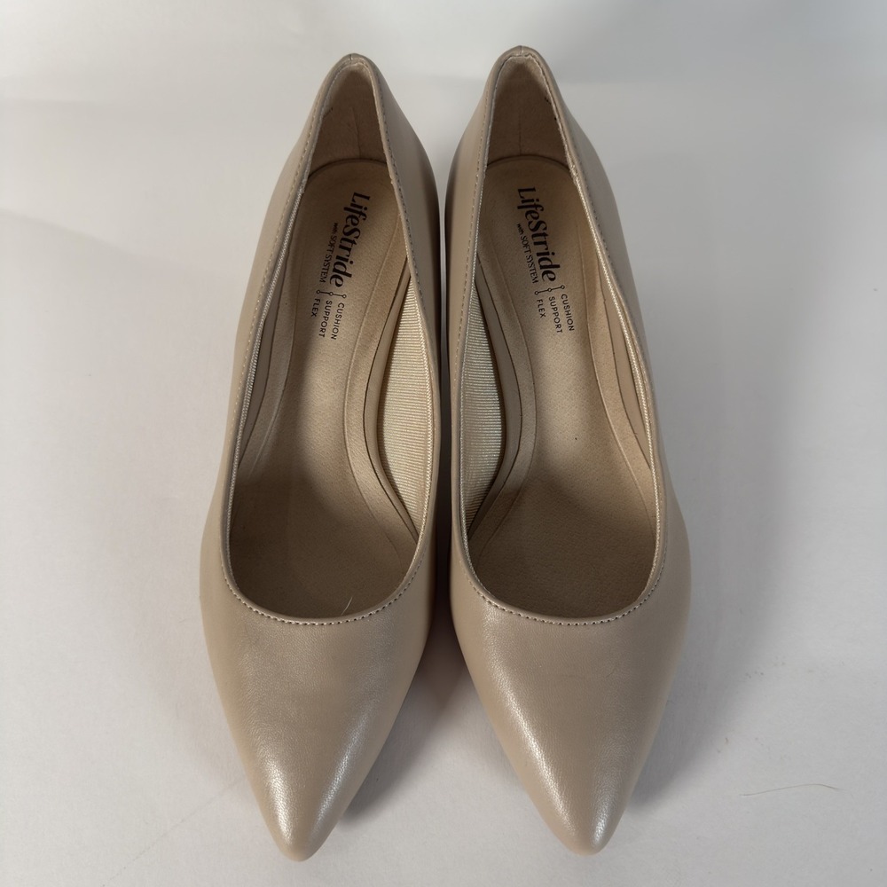LIFESTRIDE Womens 6W Beige Pointed Toe Pumps Low Heel Soft System Flex Dress